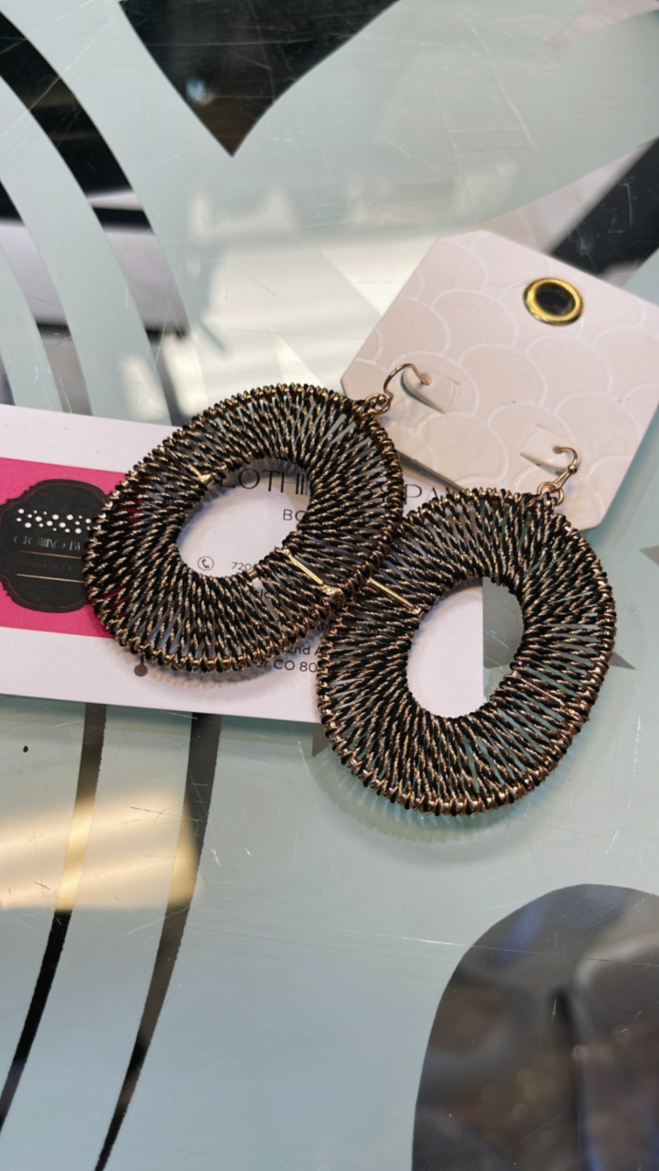 GOLD/BLACK EARRINGS