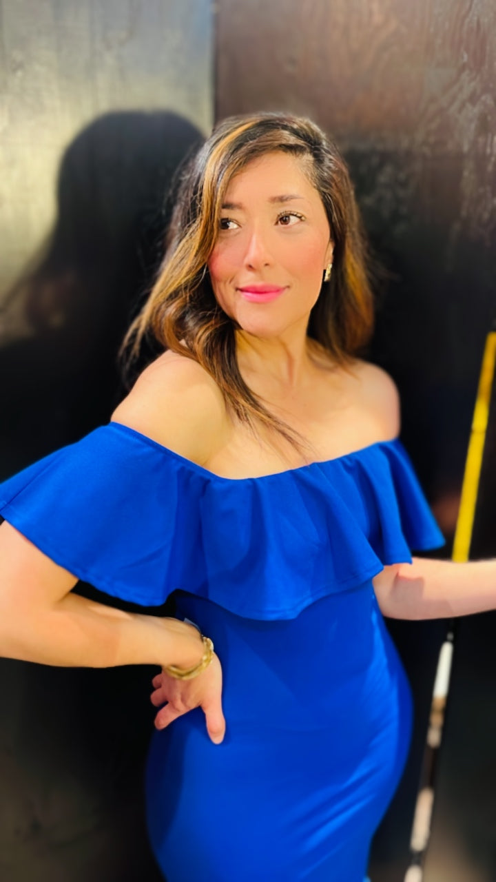 VESTIDO A LOS HOMBROS