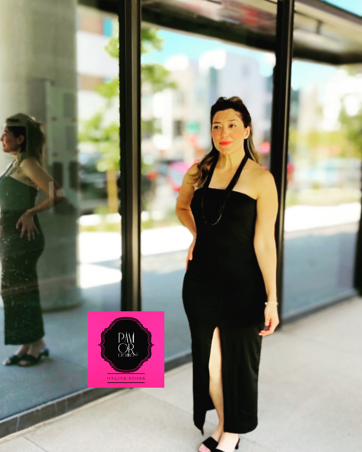 VESTIDO STRAPLESS ABIERTA ENFRENTE