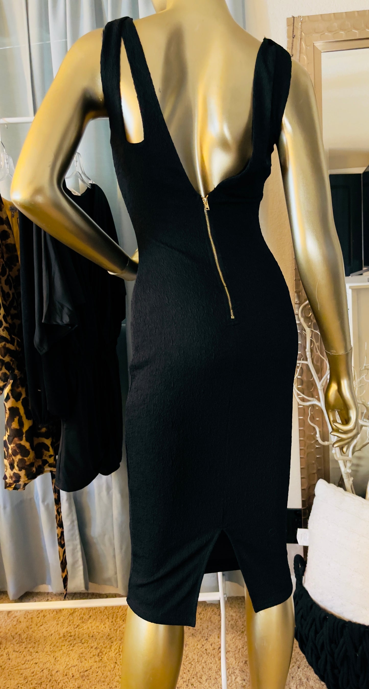 VESTIDO CUELLO CUADRO