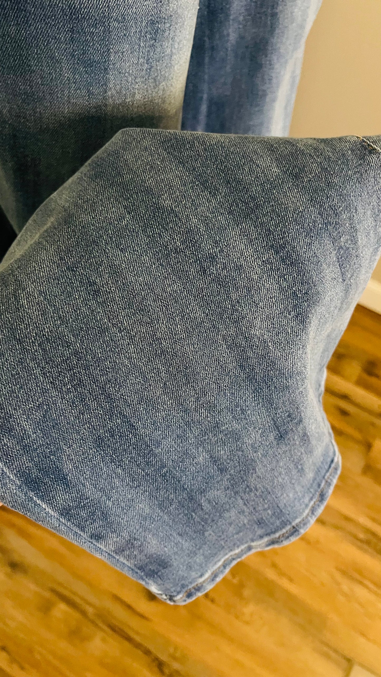 BLURRED STRIPS JEANS