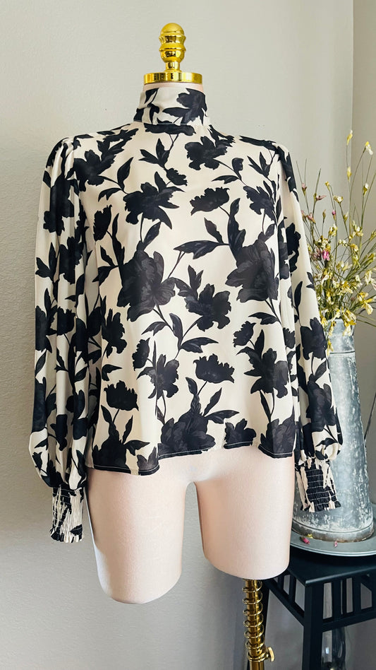 BLACK FLOWERS TOP