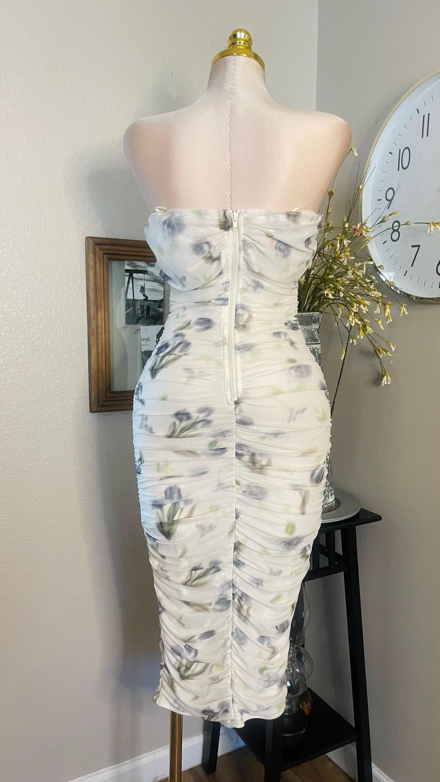 LIGHT FLOWERS DRESS
