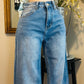 TURNS UP JEANS
