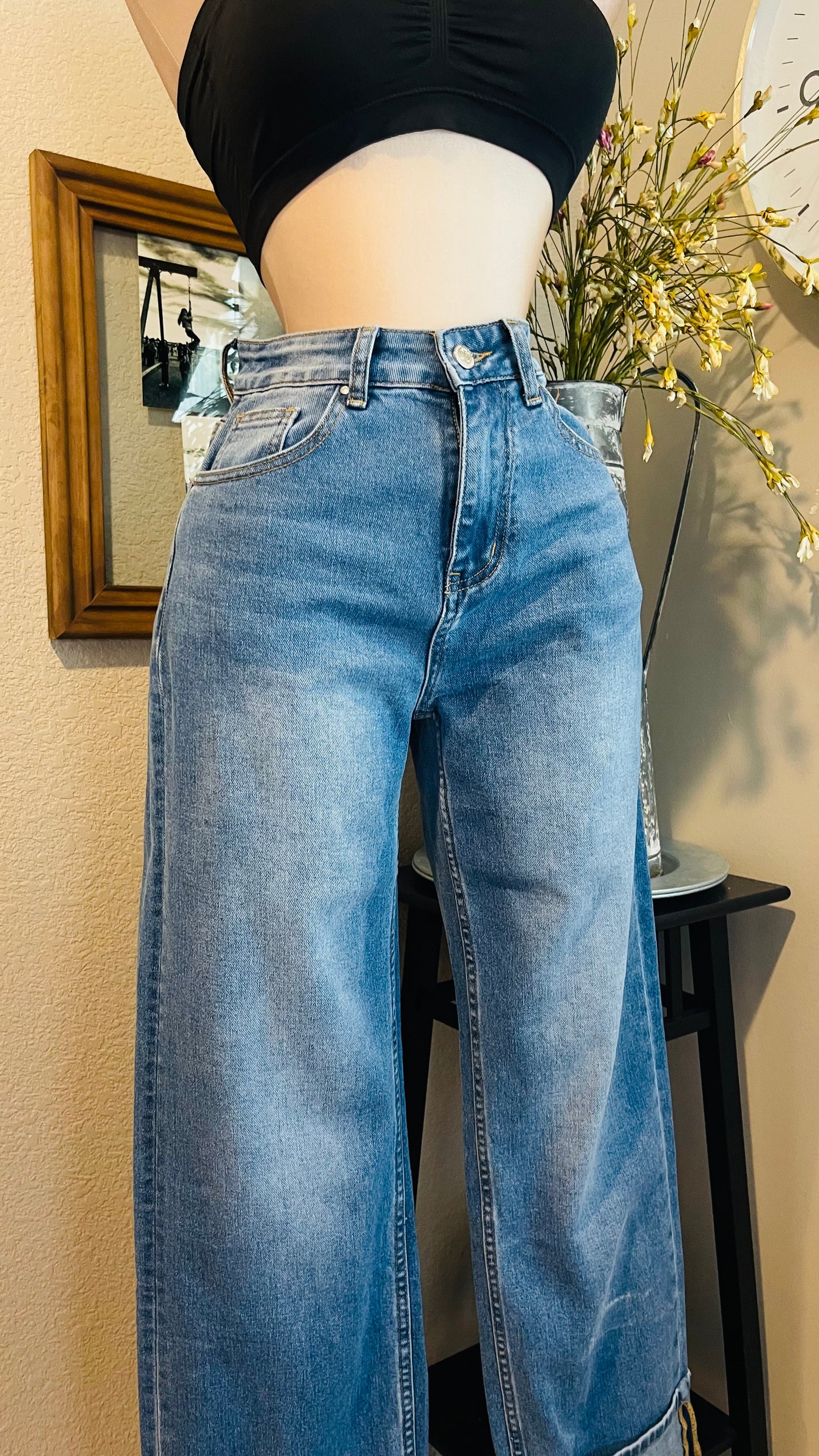 TURNS UP JEANS
