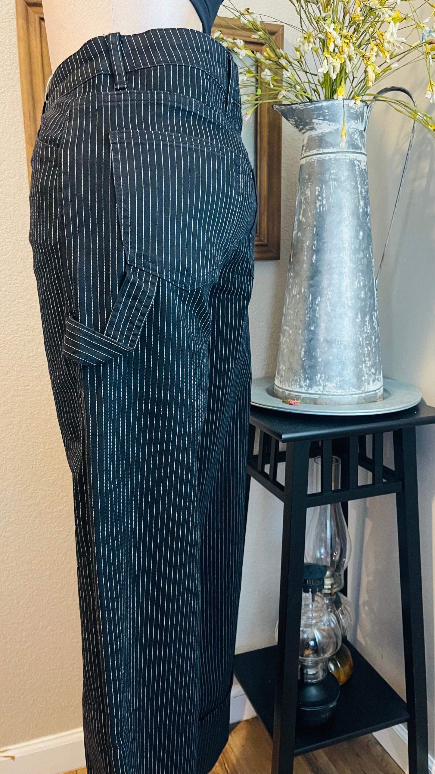WHITE STRIPES PANTS