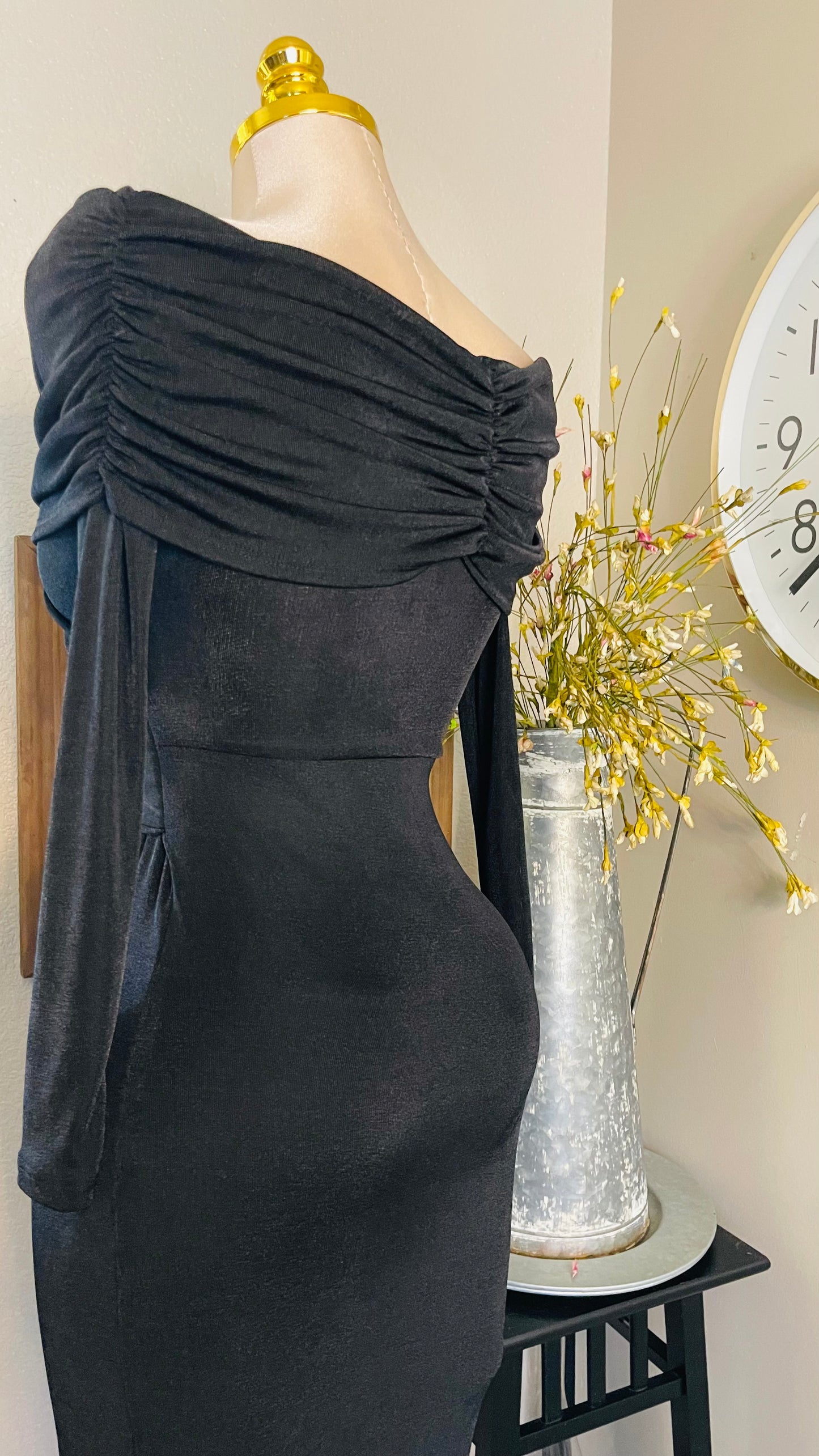 SHOULDERS OFF DRESS